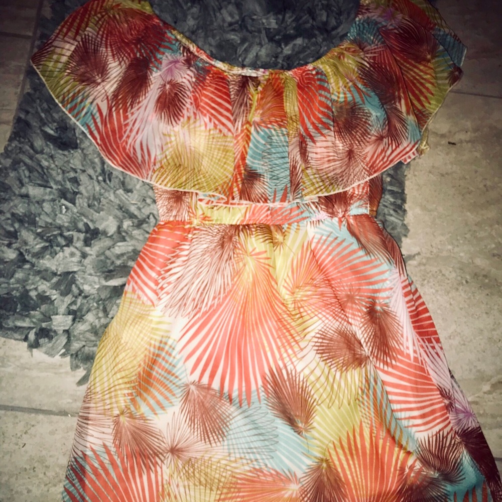 Off shoulder floral type mid dress